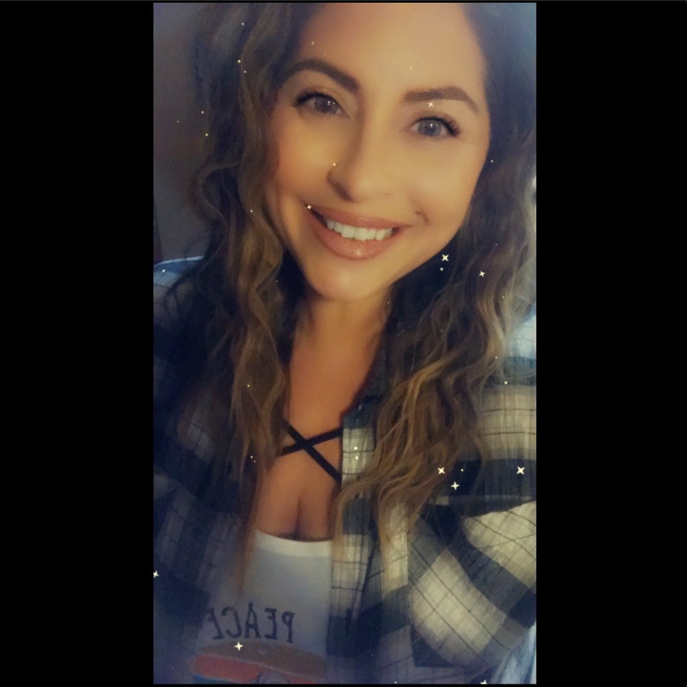 Meet your Posher, Elyse